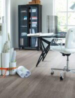 Panele laminowane PARADOR Basic 400, 4V Dąb Jasnoszary AC4 8mm 24h PREMIUM - obrazek 3
