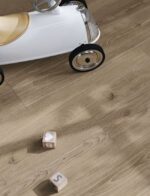 Panele laminowane PARADOR Basic 600, 4V Dąb Studioline Macchiato AC4 8mm 24h PREMIUM - obrazek 3
